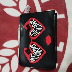 VS MAKEUP BAG NWT HTF